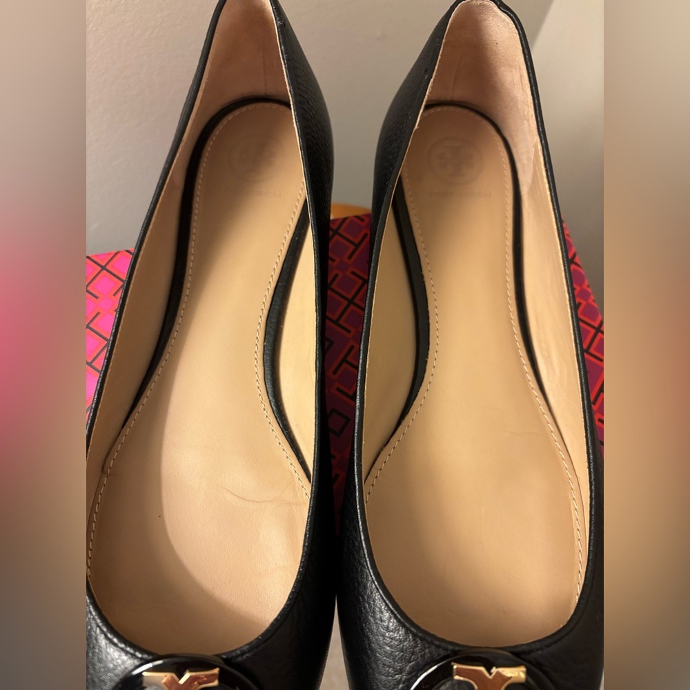 TORY BURCH Sz 10.5 Black / Gold Claire Ballet Flat EUC - Picture 10 of 12